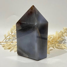 Load image into Gallery viewer, Druzy Agate Crystal Tower Point Generator