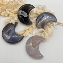 Load image into Gallery viewer, Druzy Agate Crystal Moon Carving Agate Moon