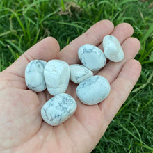 Load image into Gallery viewer, Howlite Tumbled / Tumble Stone / Tumbles