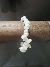 Load image into Gallery viewer, Snow Quartz Crystal Chip Bracelet