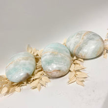 Load image into Gallery viewer, Caribbean Calcite Crystal Palm Stone Blue Crystal