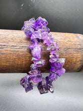 Load image into Gallery viewer, Amethyst Crystal Chip Bracelet