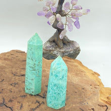 Load image into Gallery viewer, Turquoise Crystal Tower Point Generator