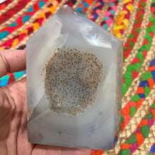 Load image into Gallery viewer, Druzy Agate Crystal Tower Point Generator