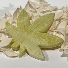 Load image into Gallery viewer, Leaf Crystal Carving Leaf Shape Crystal