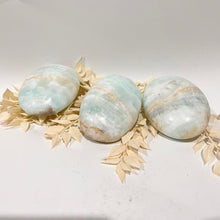 Load image into Gallery viewer, Caribbean Calcite Crystal Palm Stone Blue Crystal