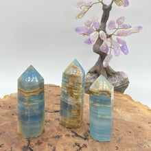 Load image into Gallery viewer, Blue Onyx Crystal Tower Point Generator