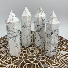 Load image into Gallery viewer, Howlite Crystal Tower Point Generator