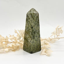 Load image into Gallery viewer, Serpentine Crystal Tower Point Generator
