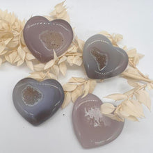 Load image into Gallery viewer, Druzy Agate Crystal Heart Carving Agate Heart