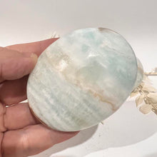 Load image into Gallery viewer, Caribbean Calcite Crystal Palm Stone Blue Crystal