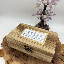 Load image into Gallery viewer, Crystal Love Gift Set in Wooden Presentation Box