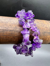Load image into Gallery viewer, Amethyst Crystal Chip Bracelet