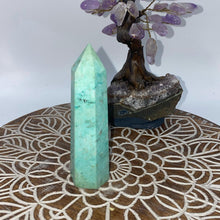 Load image into Gallery viewer, Turquoise Crystal Tower Point Generator