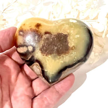 Load image into Gallery viewer, Septarium Crystal Heart