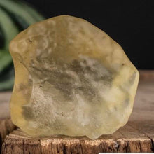 Load image into Gallery viewer, Libyan Dessert Glass LDG Crystal 14.75g in weight