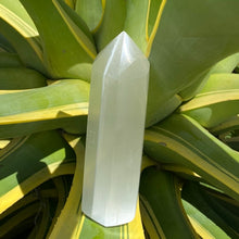 Load image into Gallery viewer, Selenite Crystal X Large Generator Tower