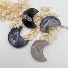 Load image into Gallery viewer, Druzy Agate Crystal Moon Carving Agate Moon