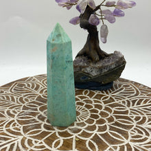 Load image into Gallery viewer, Turquoise Crystal Tower Point Generator