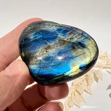 Load image into Gallery viewer, Labradorite Crystal Heart with Great Flash Labradorite Crystal Heart