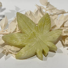 Load image into Gallery viewer, Leaf Crystal Carving Leaf Shape Crystal