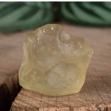 Load image into Gallery viewer, Libyan Dessert Glass LDG Crystal 5.82g in weight