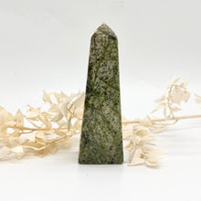 Load image into Gallery viewer, Serpentine Crystal Tower Point Generator