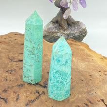 Load image into Gallery viewer, Turquoise Crystal Tower Point Generator