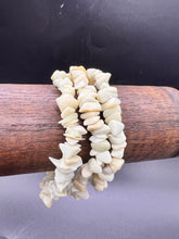Load image into Gallery viewer, New Jade Crystal Chip Bracelet