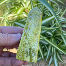 Load image into Gallery viewer, Serpentine Crystal Tower Point Generator