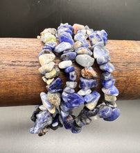 Load image into Gallery viewer, Sodalite Crystal Chip Bracelet