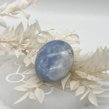 Load image into Gallery viewer, Blue Calcite Crystal Palm Stone Palmstone