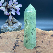 Load image into Gallery viewer, Prenhite Crystal Tower Point Generator