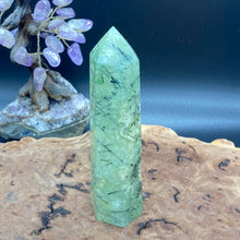 Load image into Gallery viewer, Prenhite Crystal Tower Point Generator