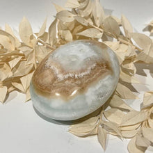 Load image into Gallery viewer, Caribbean Calcite Crystal Palm Stone Palmstone