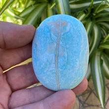 Load image into Gallery viewer, Aragonite Crystal Palm Stone Palmstone