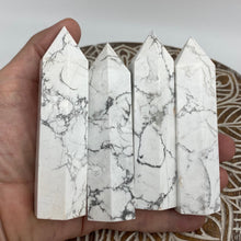 Load image into Gallery viewer, Howlite Crystal Tower Point Generator