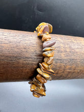Load image into Gallery viewer, Tigers Eye ๐ Crystal chip bracelet
