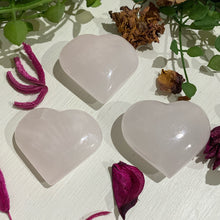 Load image into Gallery viewer, Mangano Calcite Crystal Heart Small