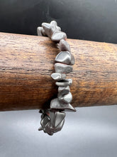 Load image into Gallery viewer, Hematite Crystal Chip Bracelet