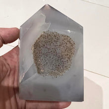 Load image into Gallery viewer, Druzy Agate Crystal Tower Point Generator