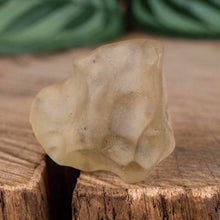 Load image into Gallery viewer, Libyan Dessert Glass LDG Crystal 7.75g in weight