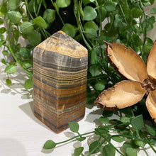 Load image into Gallery viewer, Crystal Black Onyx Tower