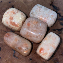 Load image into Gallery viewer, Sun Stone Tumble-stone / Tumbled stone Crystal