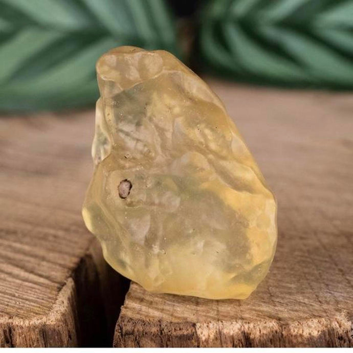 Libyan Dessert Glass LDG Crystal 8.94g  in weight