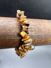 Load image into Gallery viewer, Tigers Eye 👁  Crystal chip bracelet
