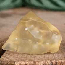 Load image into Gallery viewer, Libyan Dessert Glass LDG Crystal 9.31g in weight
