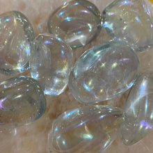 Load image into Gallery viewer, Aura Aura Clear Quartz Tumbled / Tumble Stone / Tumbles
