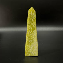 Load image into Gallery viewer, Serpentine Crystal Tower Point Generator
